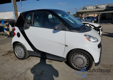 2015 Smart Fortwo Pure из США, поврежденный, VIN WMEEJ3BA2FK810335